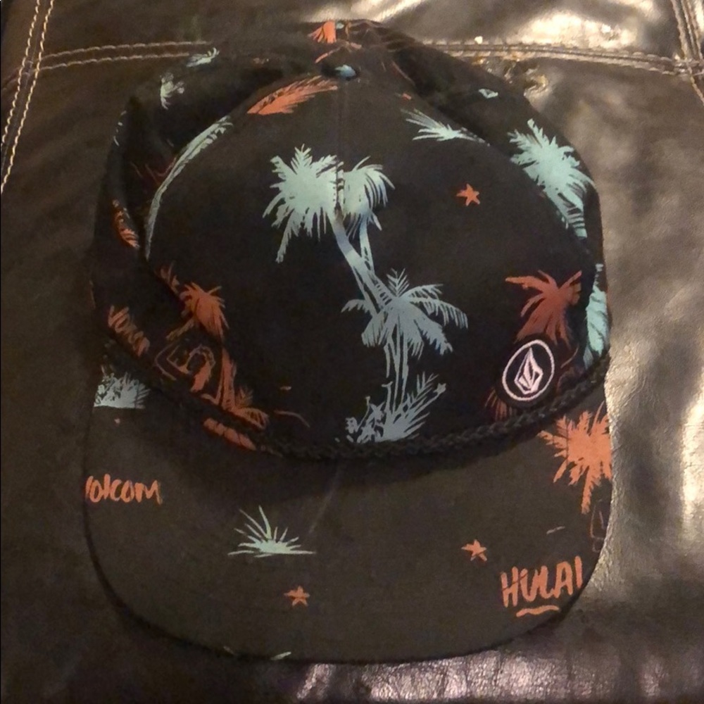 Volcom Trucker Hat - Picture 3 of 4